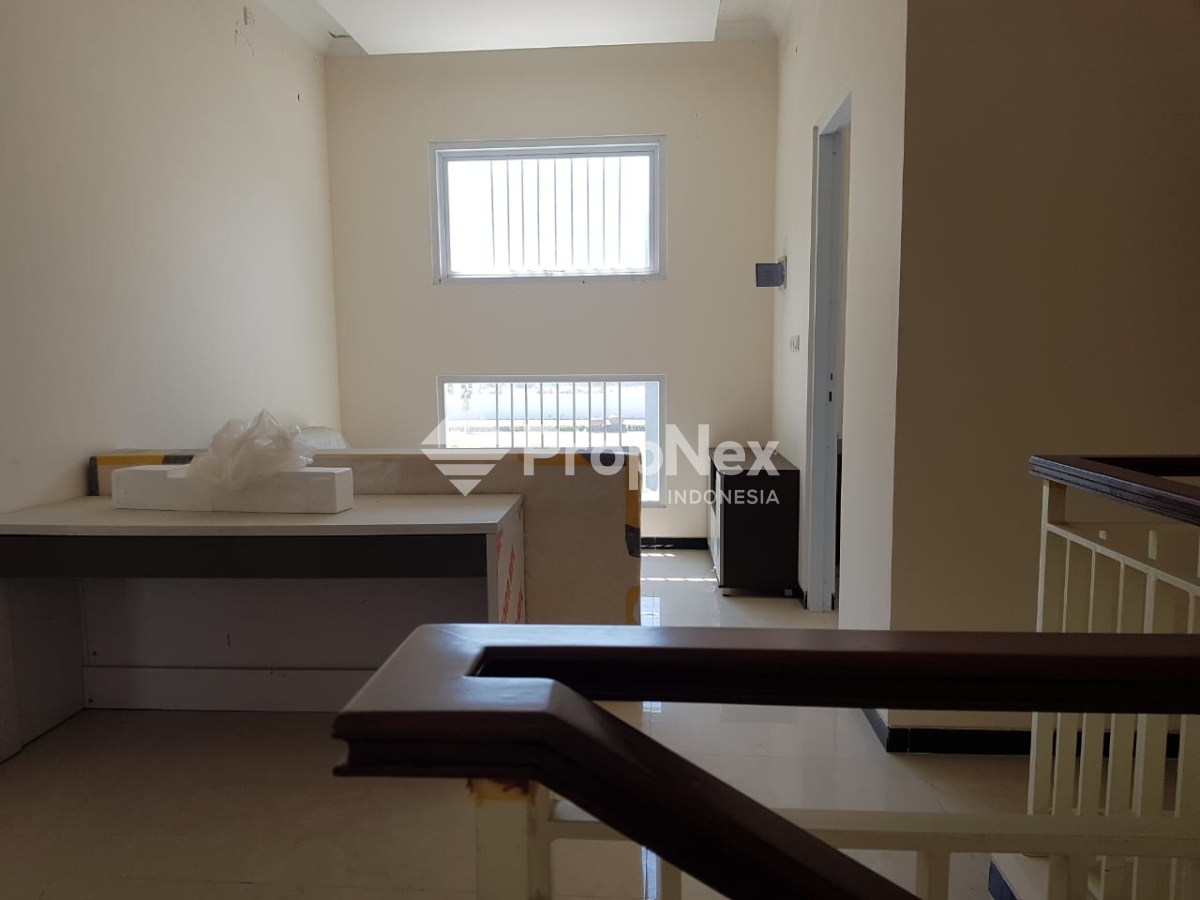 Dijual Rumah Siap Huni Furnish Sukolilo Dian Regency 2 — foto 6